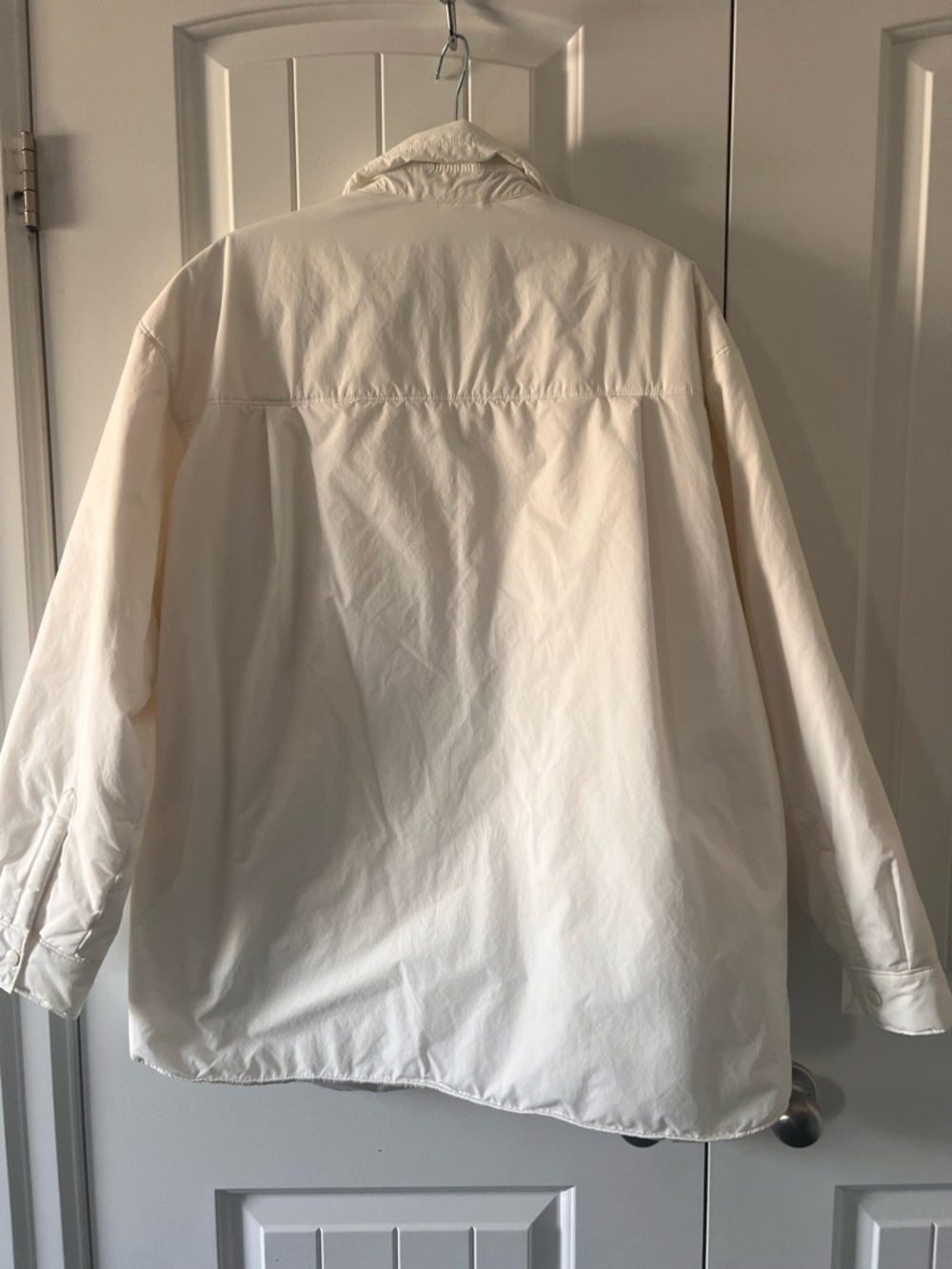 Babaton Merit Jacket - Insulated Vegan Down shacket - white light birch colour - Picture 11 of 11